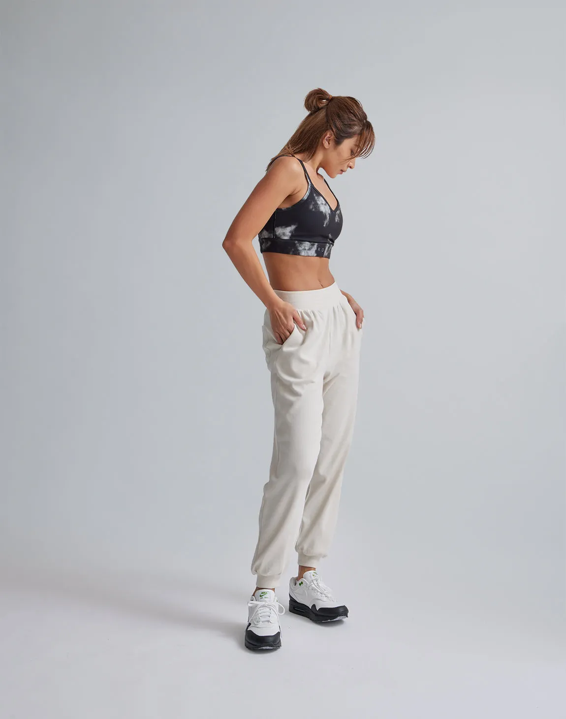 CRONOS WOMEN RELAXING JOGGER PANTS【WHITE】