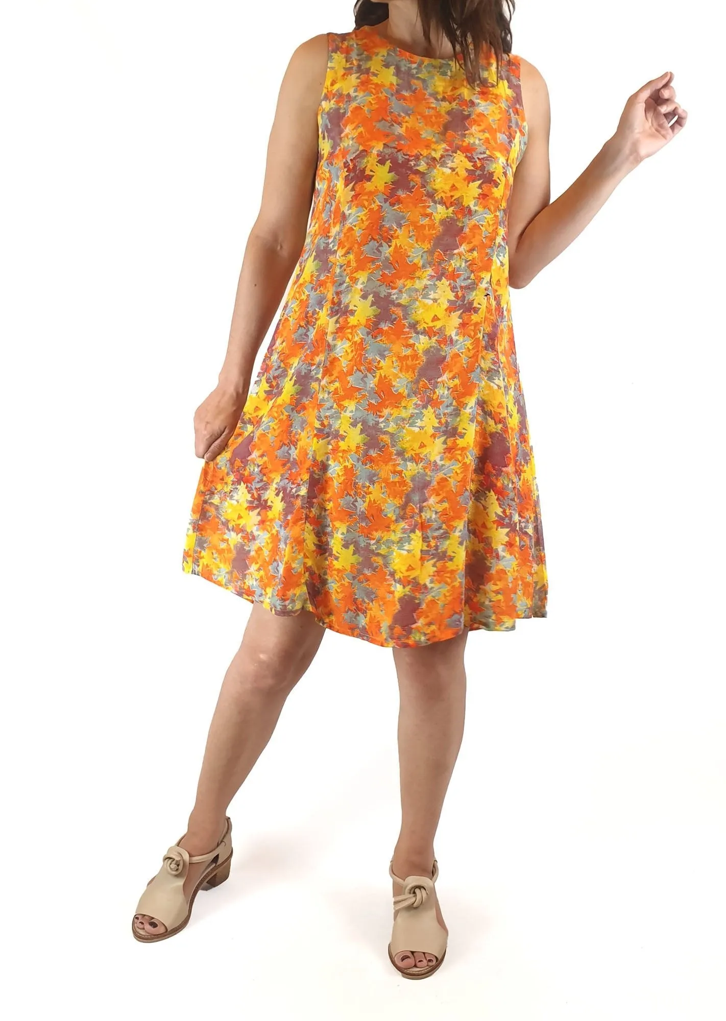 Leonard St sleeveless dress with autumnal print size 8