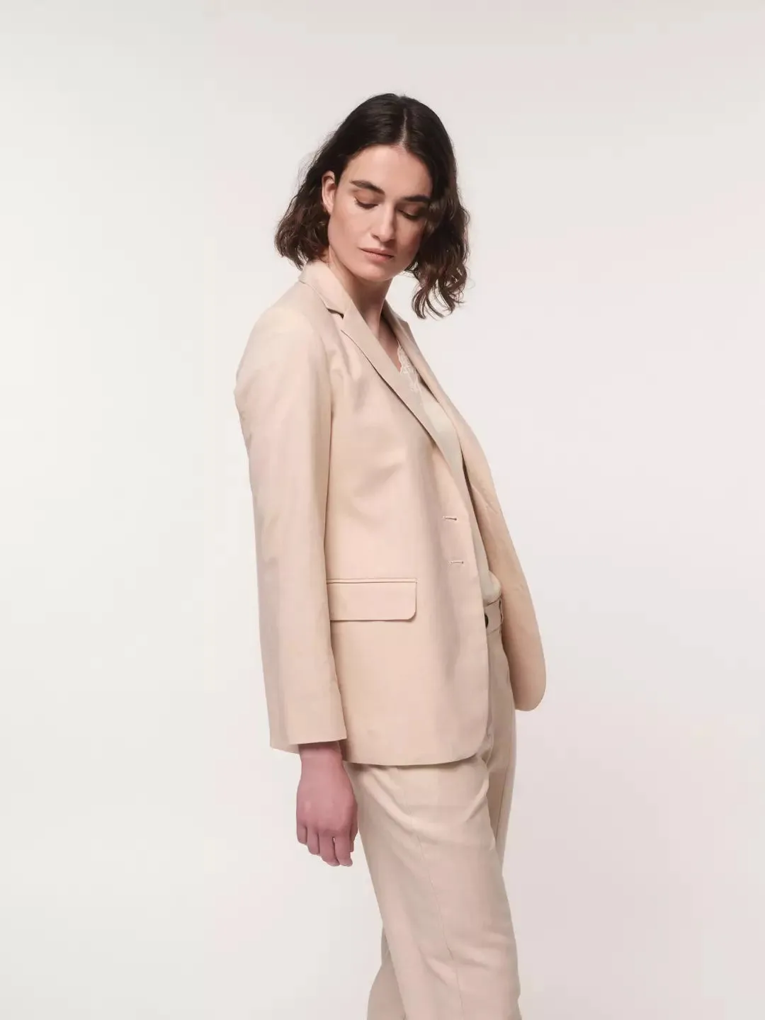 linen tencel cotton blazer in oatmilk