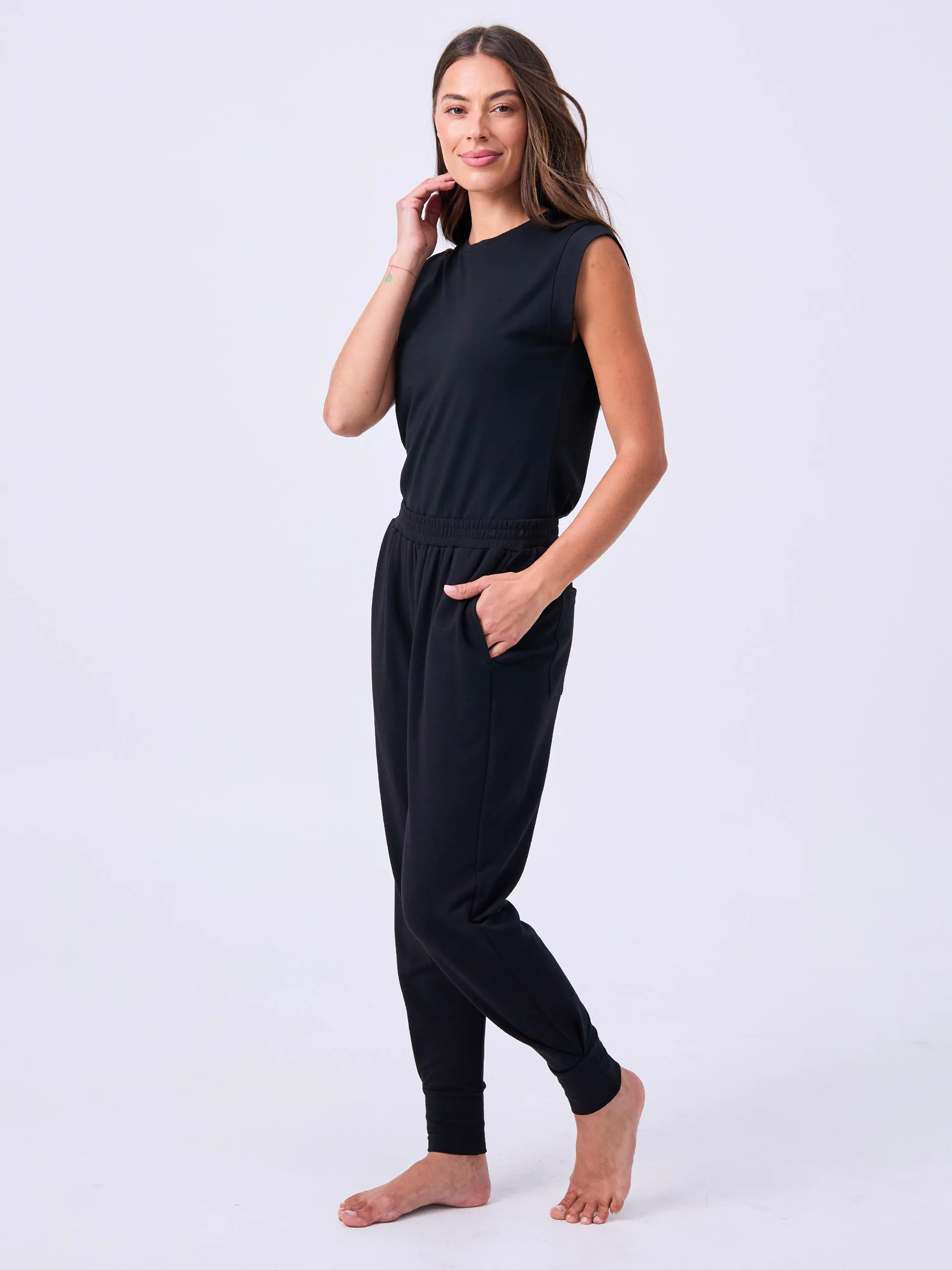 Side Pleat Jogger Jogger - Black