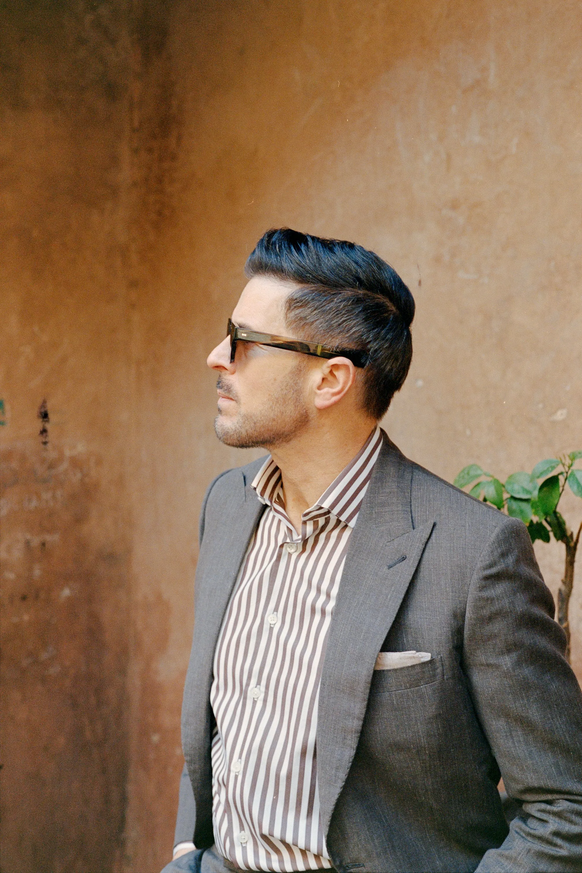Single Breasted Peak Lapel Suit in Brown Wool, Silk & Linen