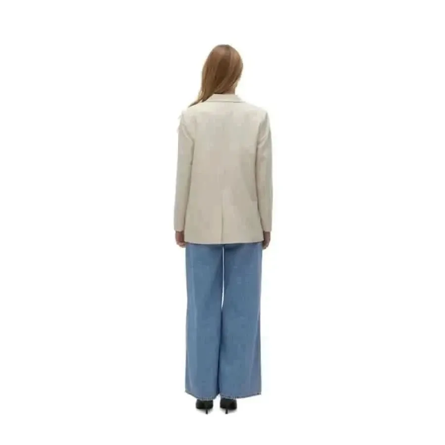 Vero Moda Women's Beige Blazer with Button and Front Pockets